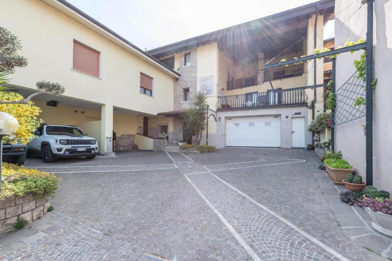 Casa Vacanze Baccolo Полпенаце дел Гарда Екстериор снимка