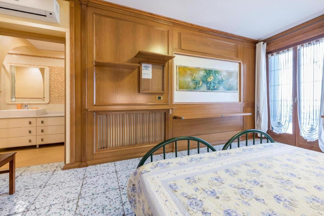 Casa Vacanze Baccolo Полпенаце дел Гарда Екстериор снимка