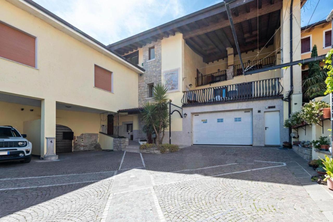 Casa Vacanze Baccolo Полпенаце дел Гарда Екстериор снимка