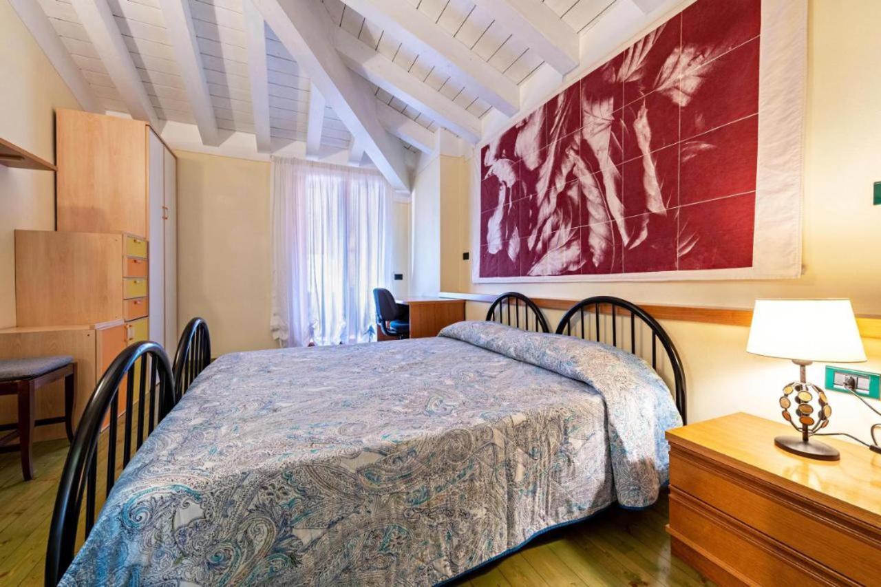 Casa Vacanze Baccolo Полпенаце дел Гарда Екстериор снимка