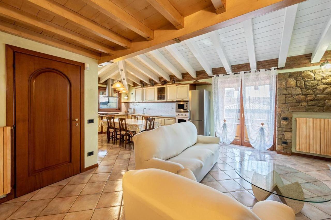 Casa Vacanze Baccolo Полпенаце дел Гарда Екстериор снимка